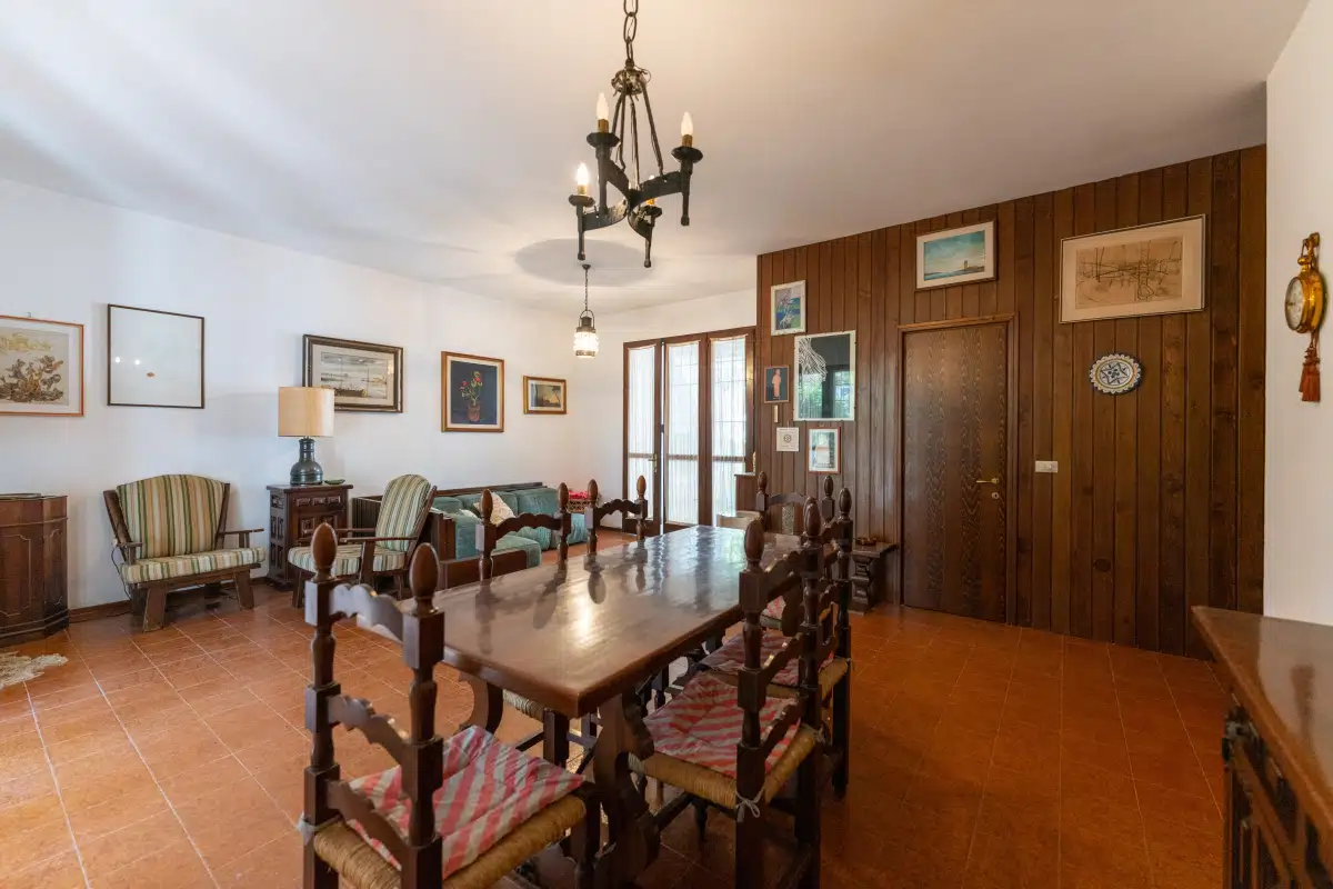 Villetta in verticale con 3 camere e due bagni